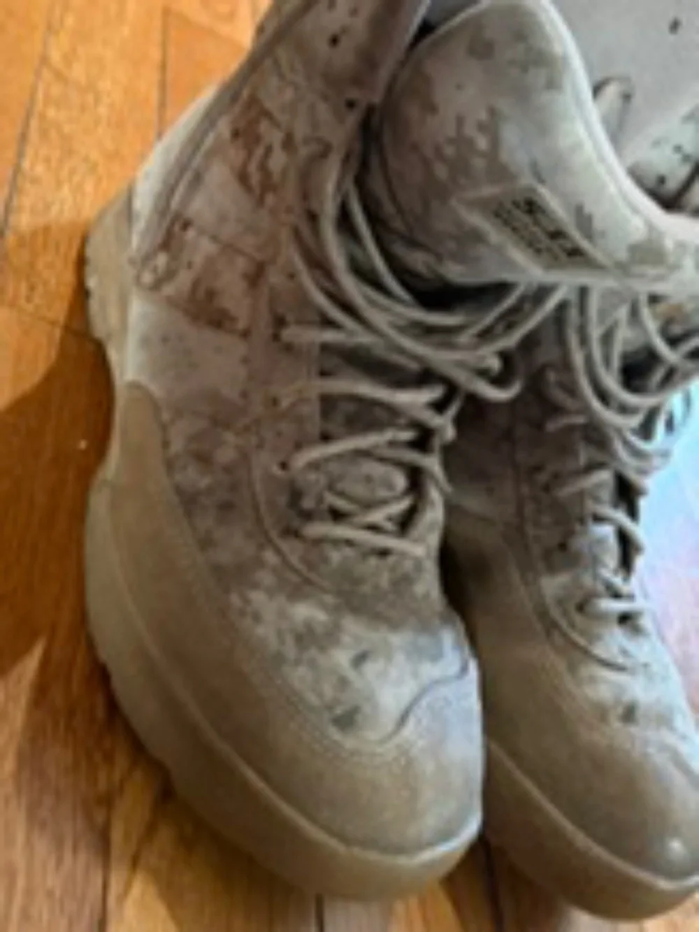 Men’s Boot 9 1/2